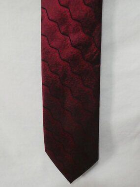 STEVEN LAND SL Hand Made Burgundy Red Wavy Zig Zag Geometric Silk Tie